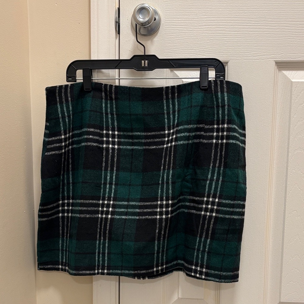 XXL Plaid Green and Black Women's Skirt